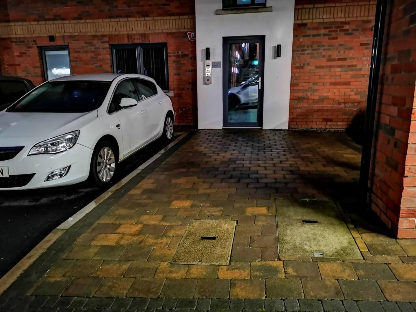 Belfast Central 2 Bedroom Luxurious Modern Stay Exterior photo